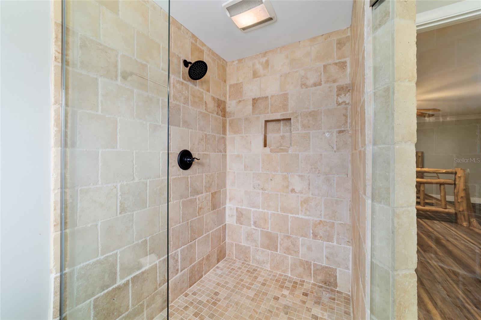 Listing photo id 51 for 1822 12th Street