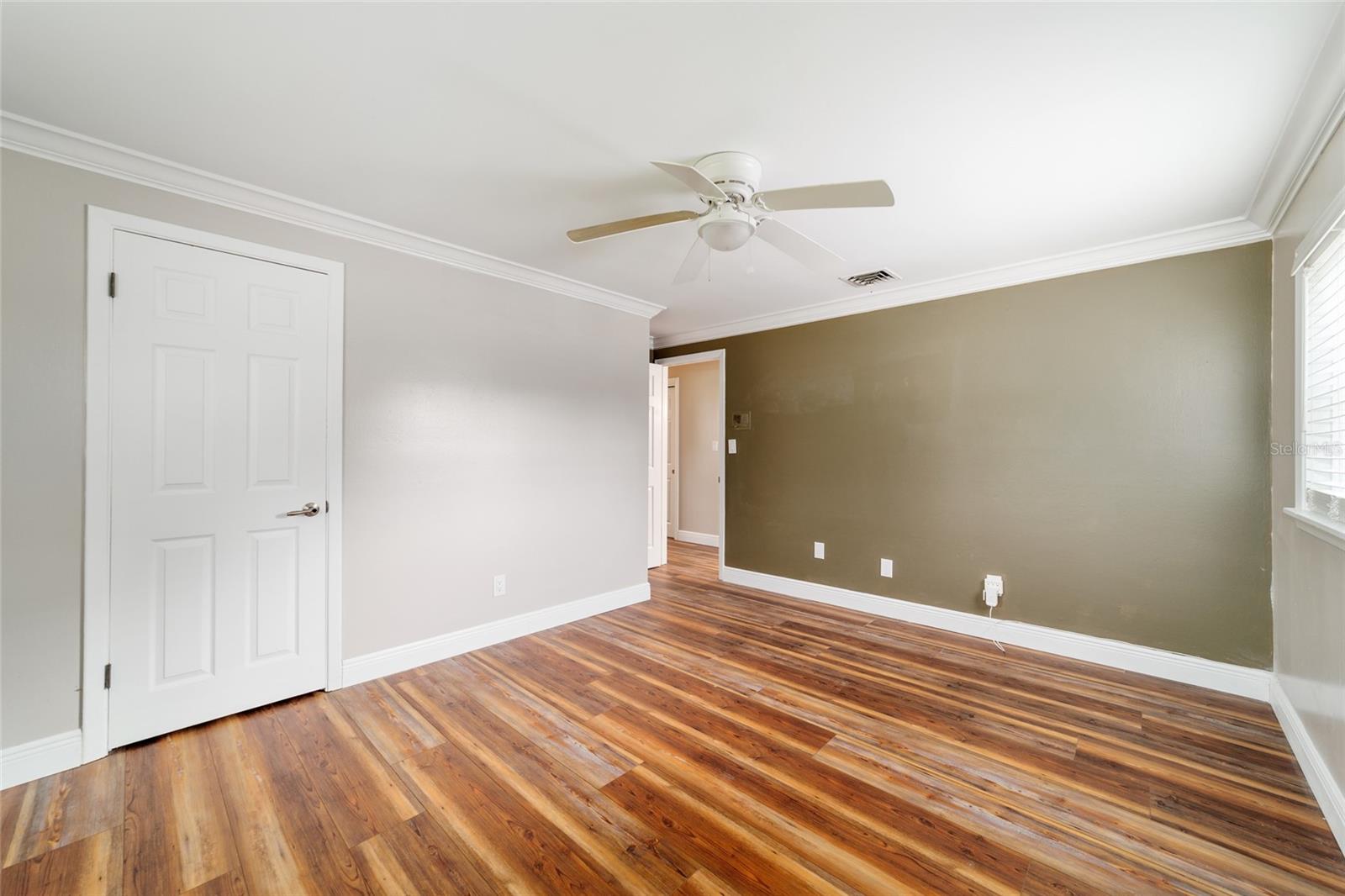 Listing photo id 55 for 1822 12th Street