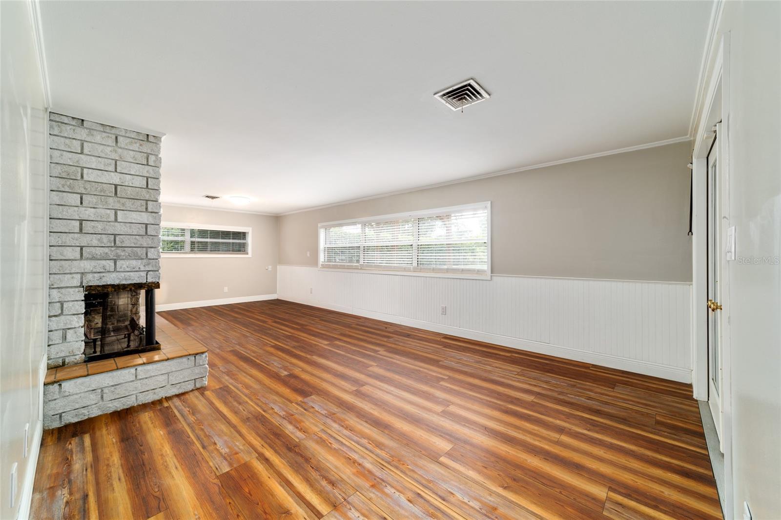 Listing photo id 64 for 1822 12th Street