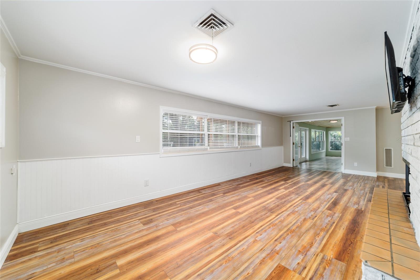 Listing photo id 69 for 1822 12th Street