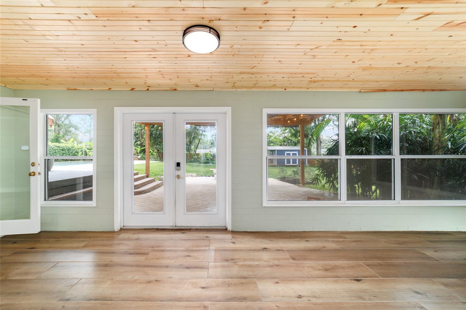 Listing photo id 74 for 1822 12th Street