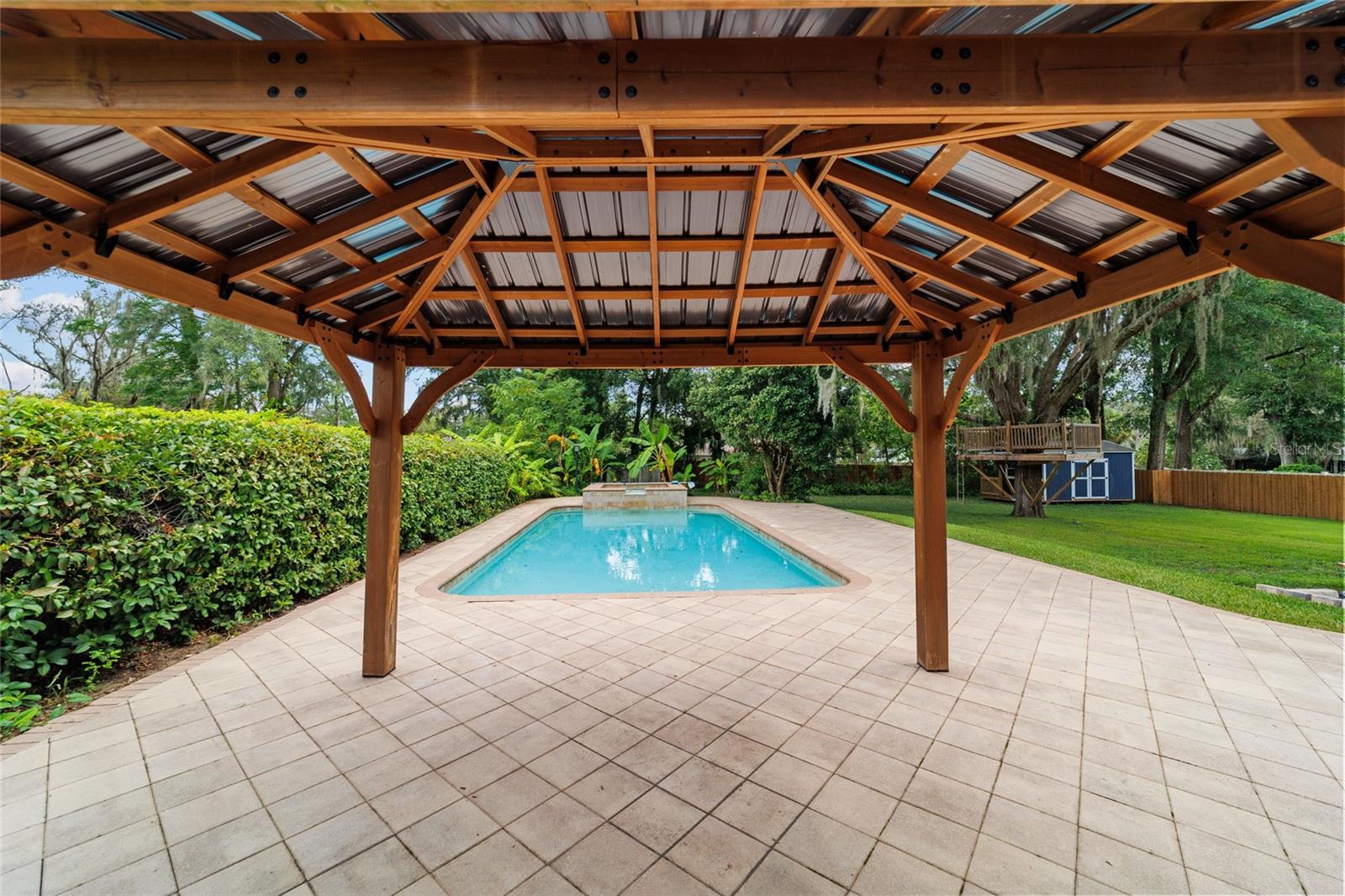 Listing photo id 82 for 1822 12th Street