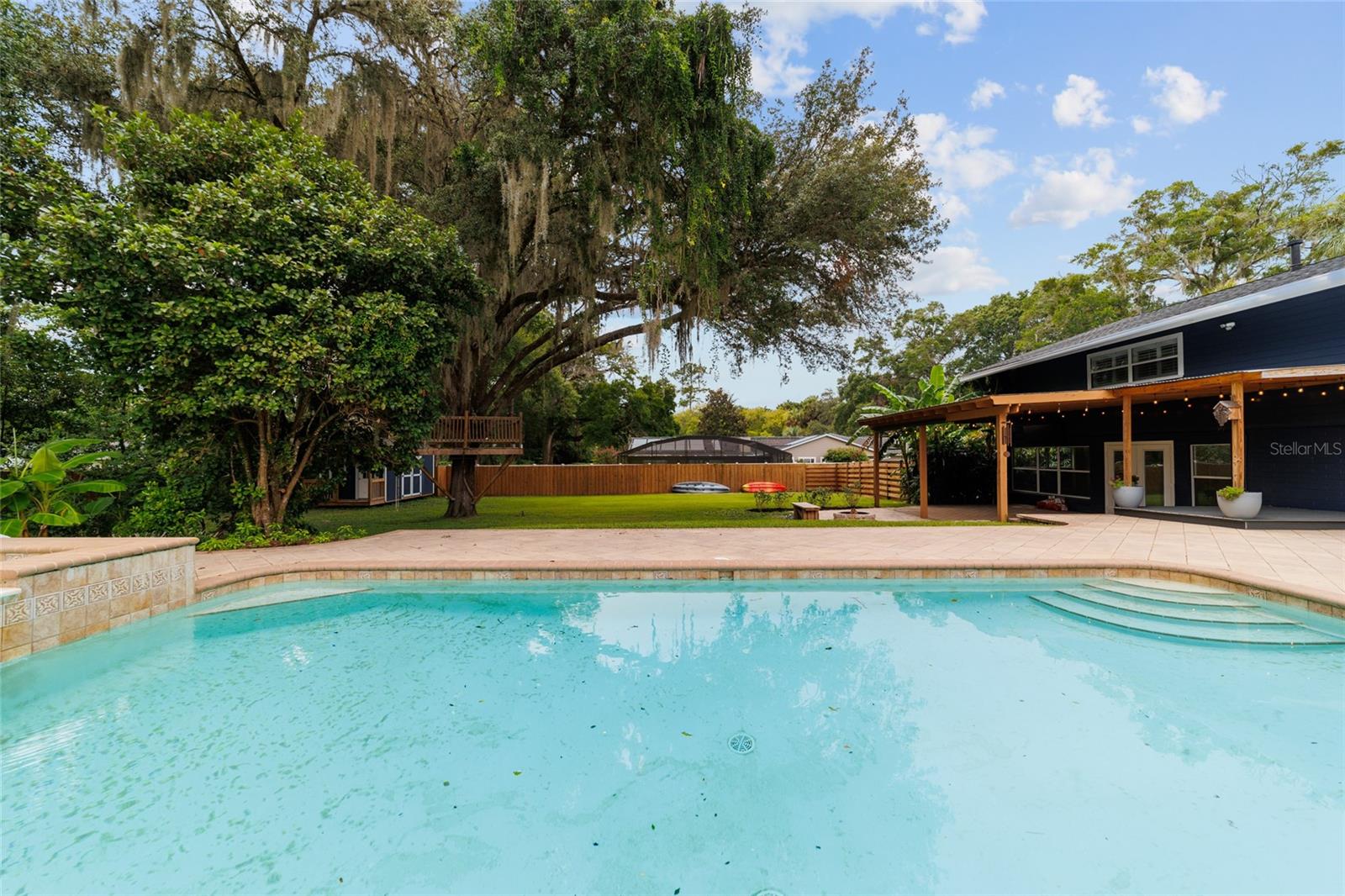 Listing photo id 85 for 1822 12th Street