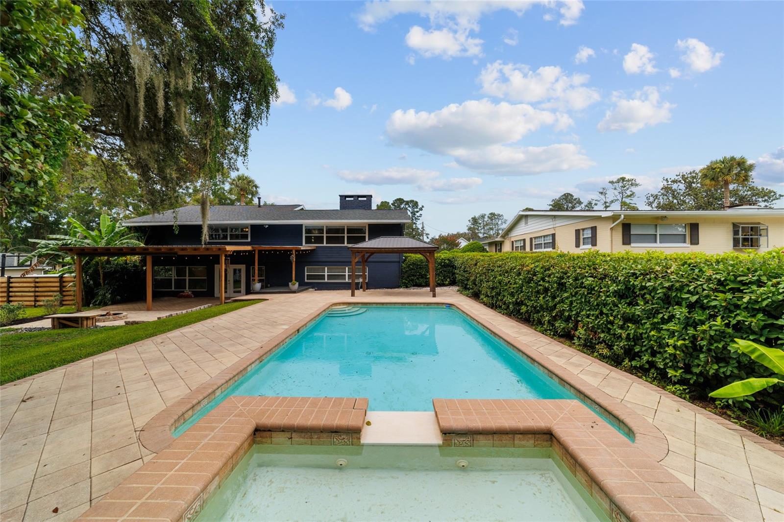 Listing photo id 87 for 1822 12th Street