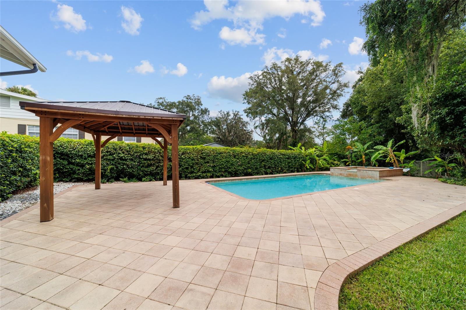Listing photo id 7 for 1822 12th Street