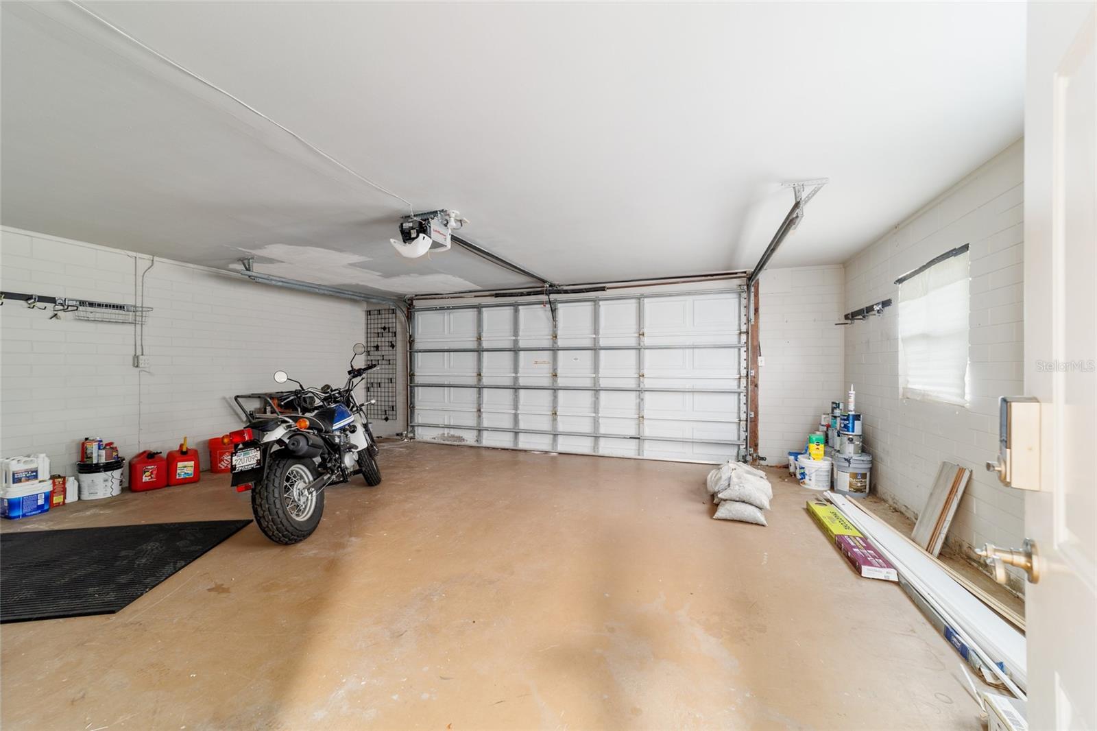 Listing photo id 97 for 1822 12th Street
