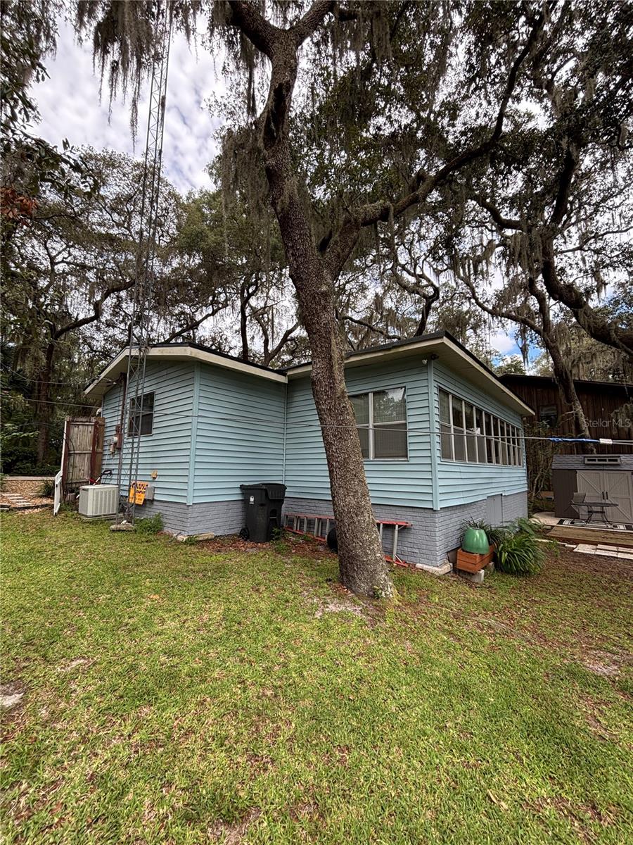 Listing photo id 12 for 16585 57th Place