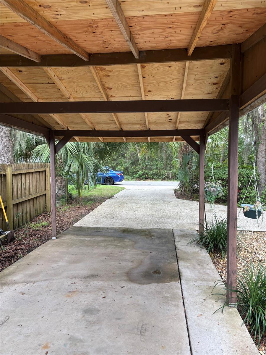 Listing photo id 16 for 16585 57th Place