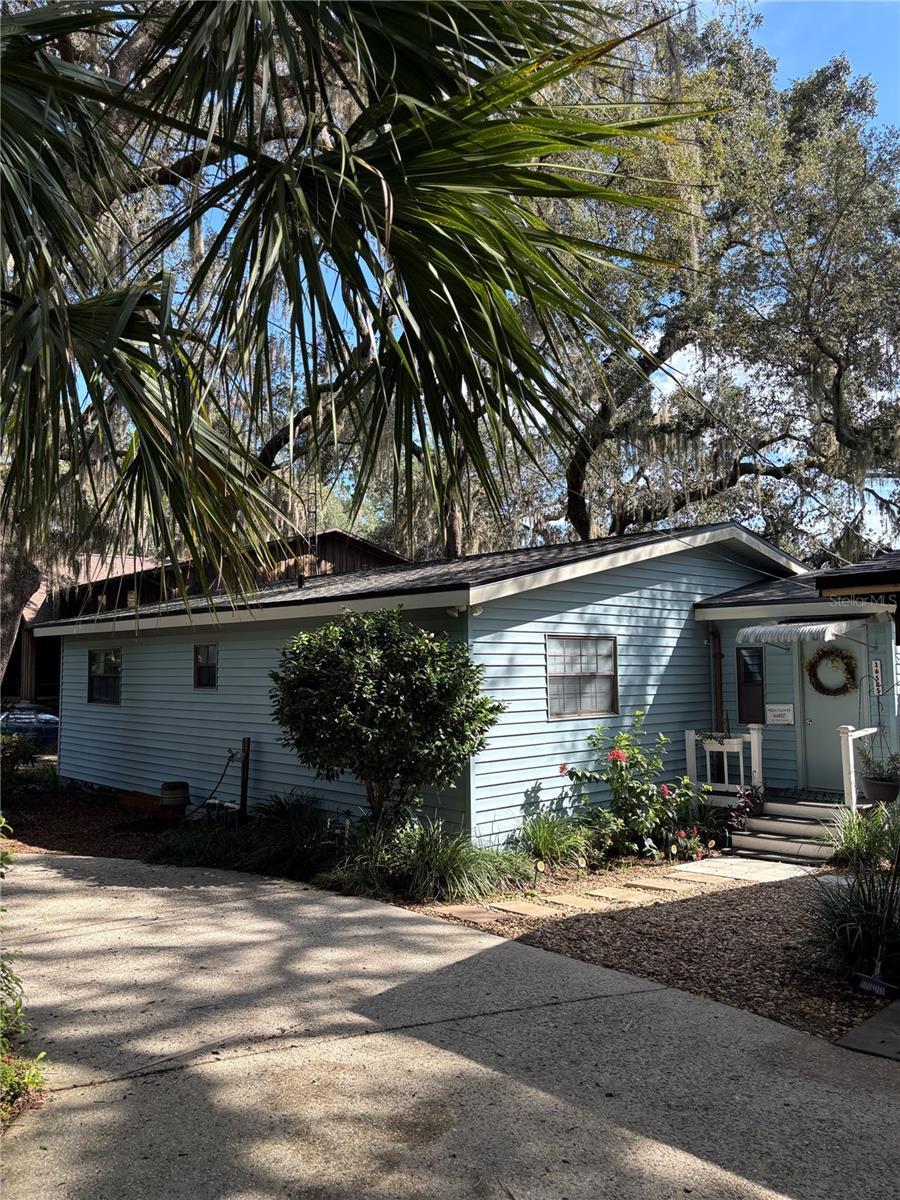 Listing photo id 0 for 16585 57th Place