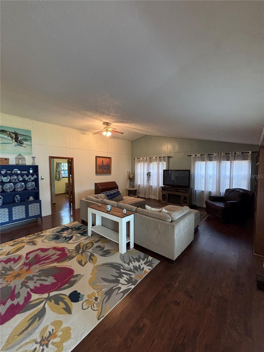 Listing photo id 27 for 16585 57th Place