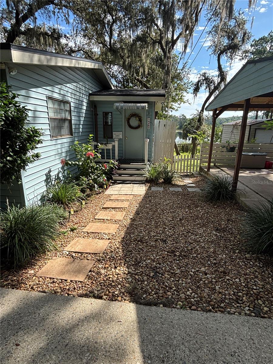 Listing photo id 3 for 16585 57th Place