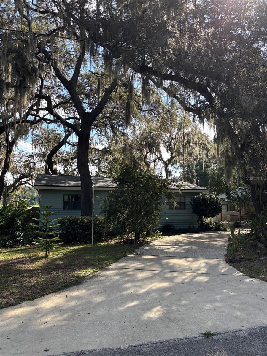 Listing photo id 5 for 16585 57th Place