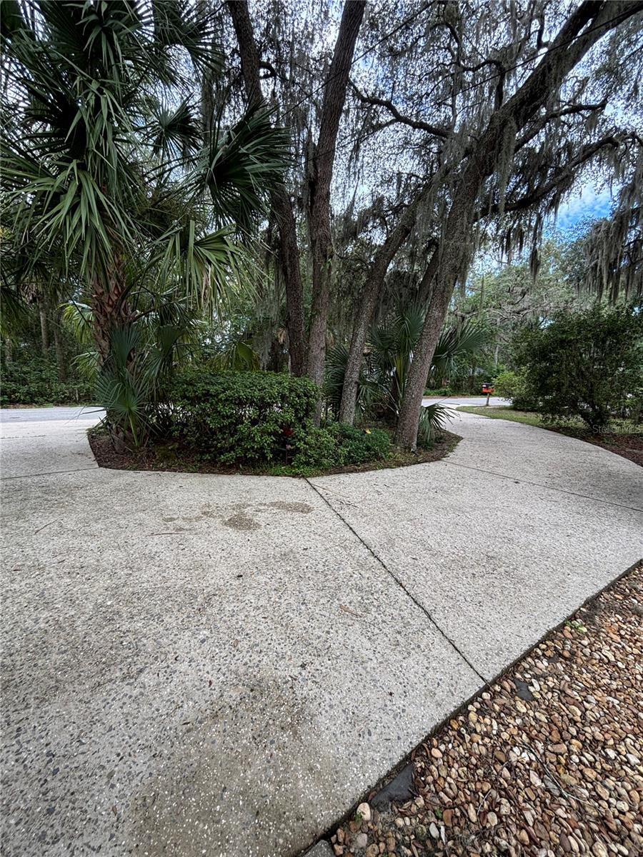 Listing photo id 7 for 16585 57th Place