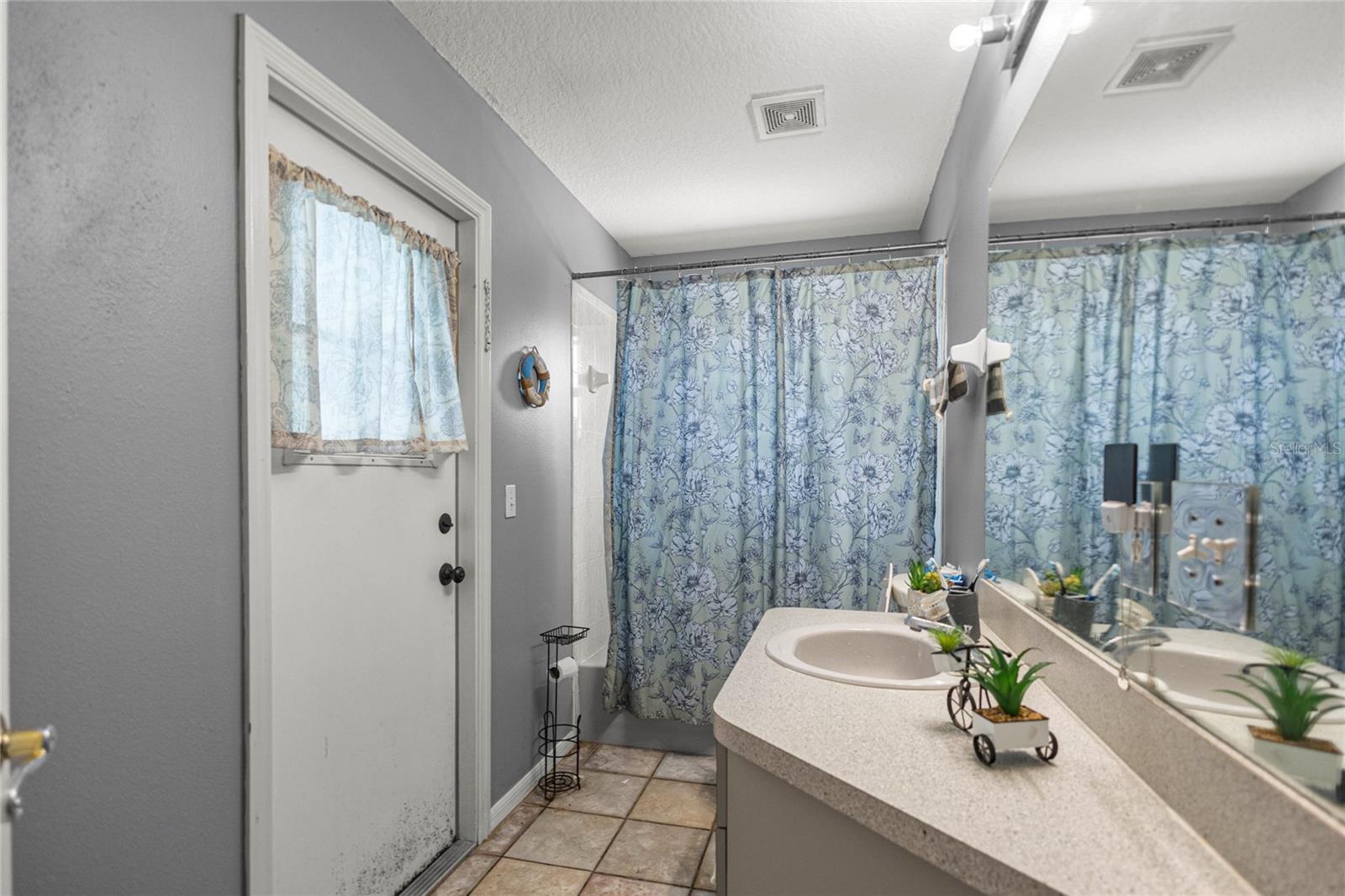 Image 14 of 30 For 2685 Apricot Drive