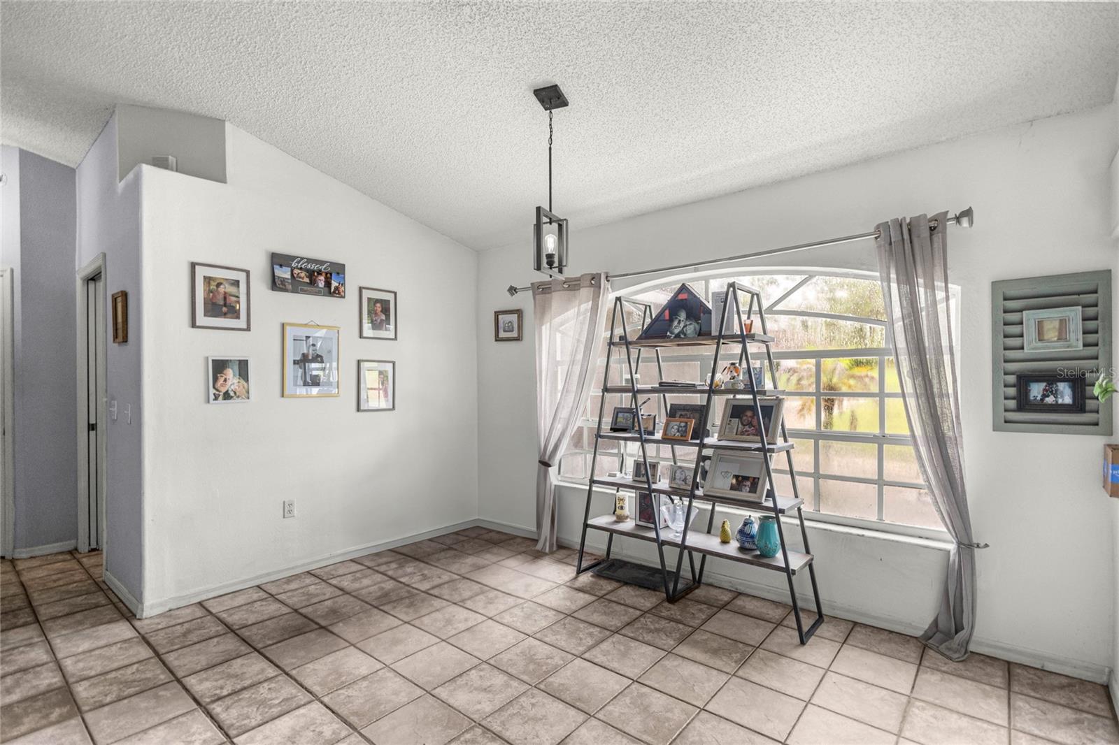 Image 5 of 30 For 2685 Apricot Drive