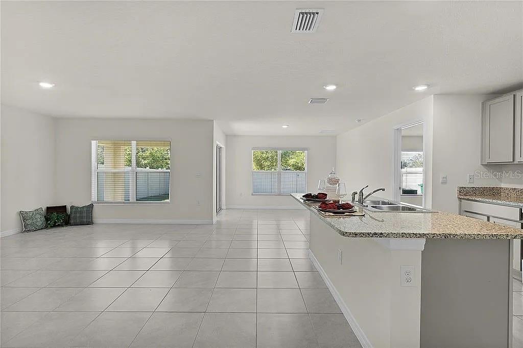 Image 3 of 25 For 8661 Triumph Circle