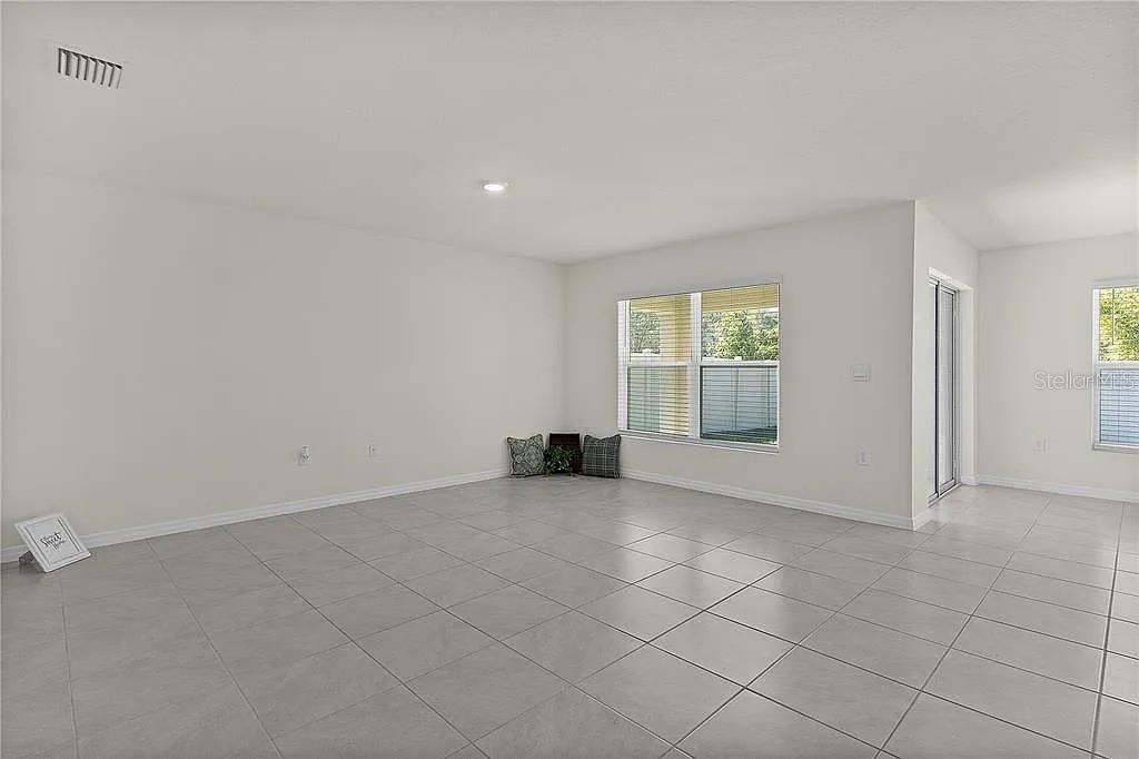 Image 8 of 25 For 8661 Triumph Circle