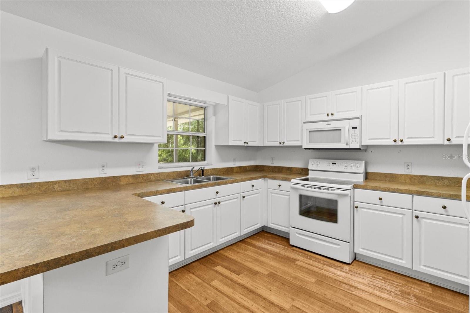 Image 10 of 51 For 2105 Dearborn Drive