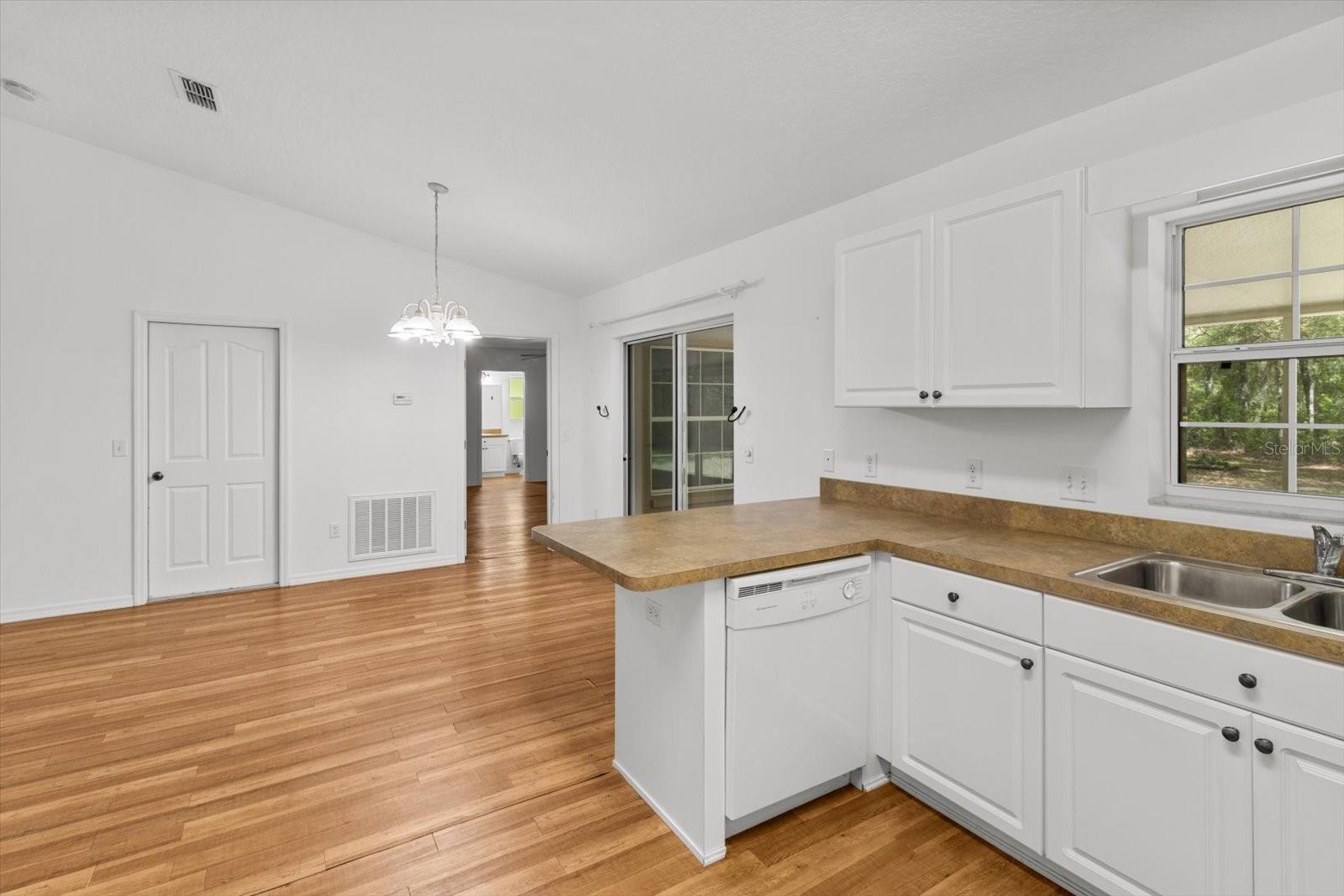 Image 11 of 51 For 2105 Dearborn Drive