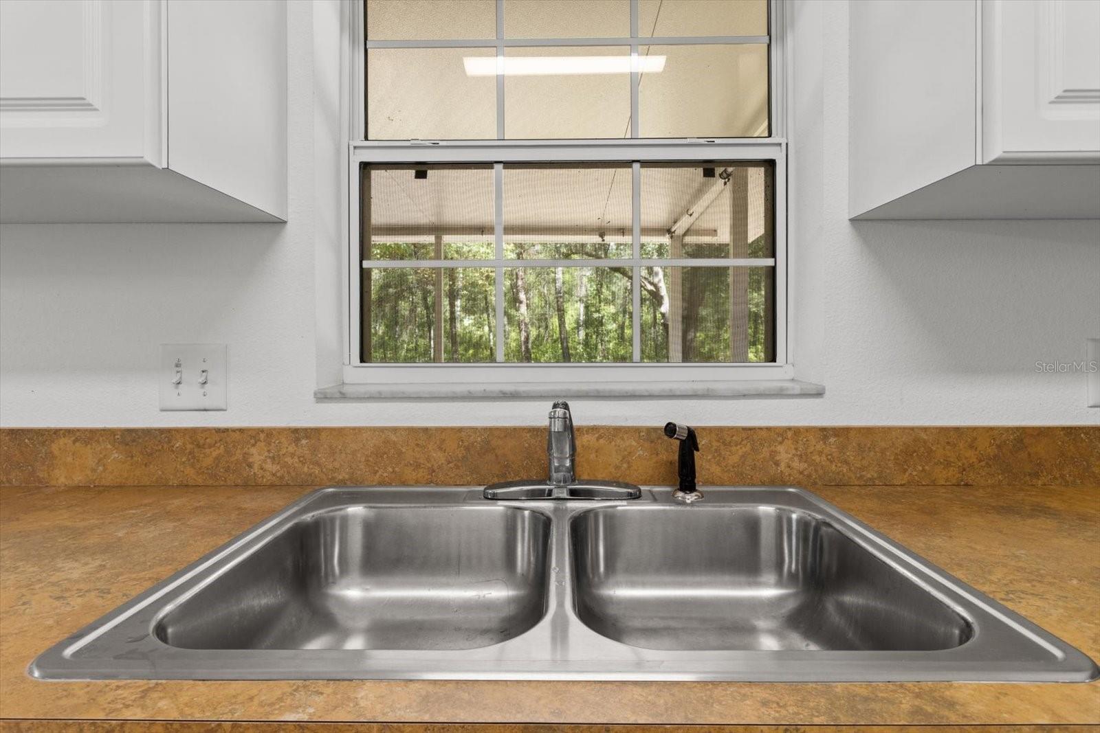 Image 13 of 51 For 2105 Dearborn Drive