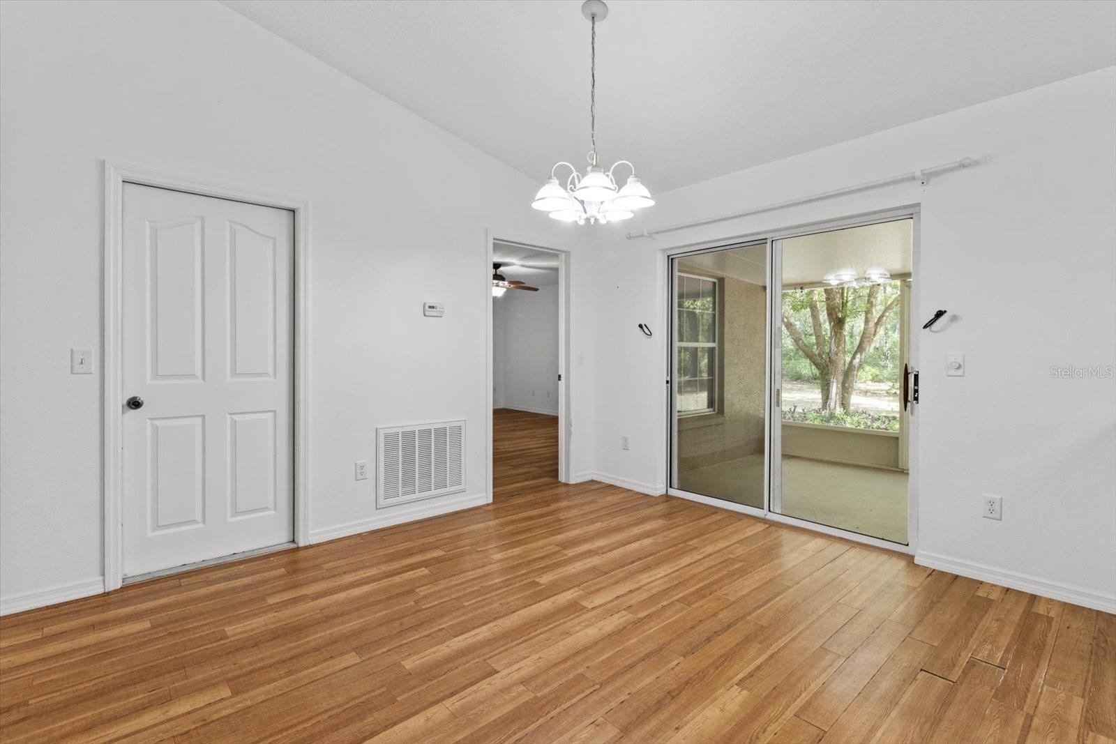 Image 8 of 51 For 2105 Dearborn Drive