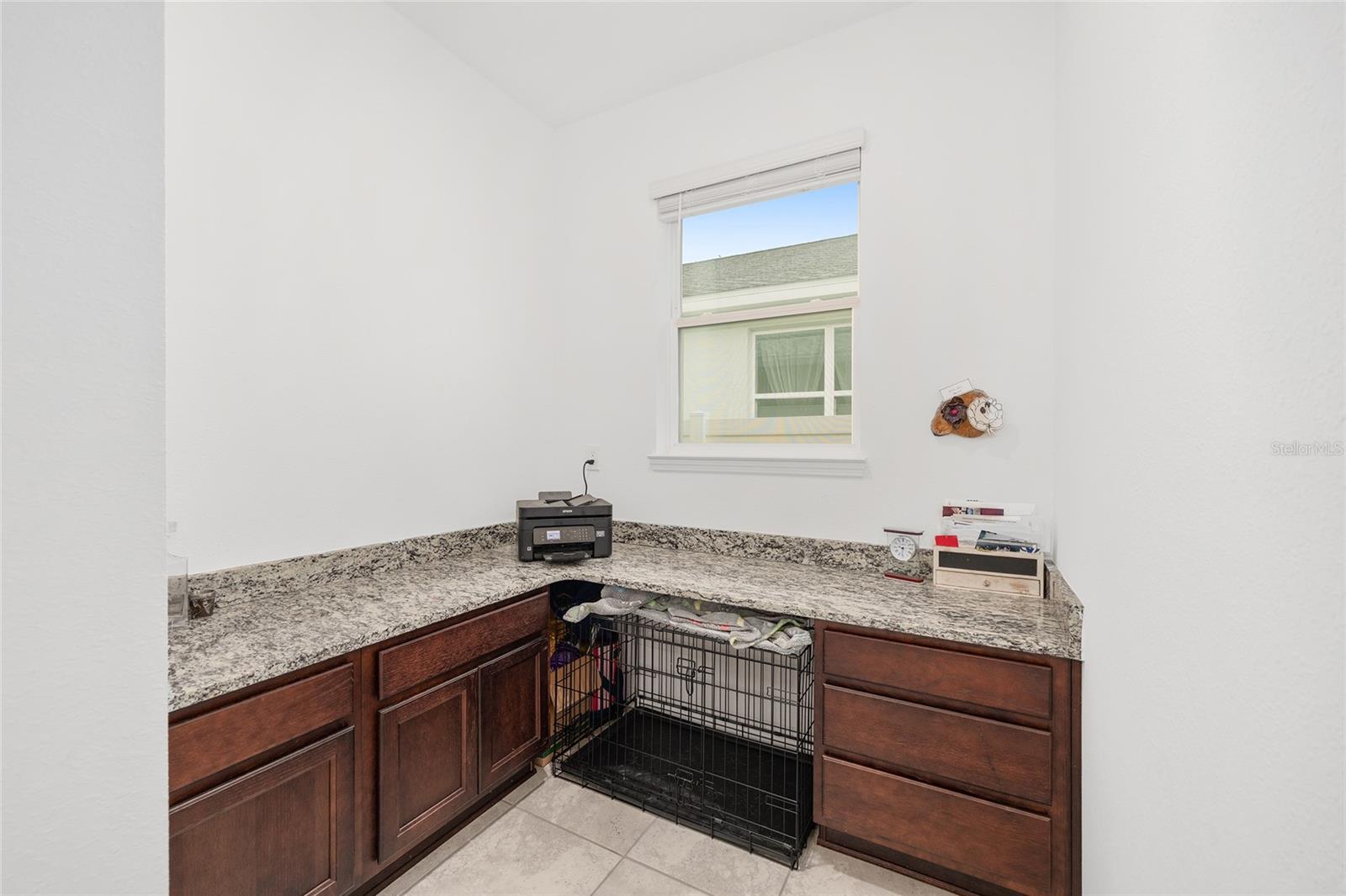 Listing photo id 15 for 6541 73rd Avenue