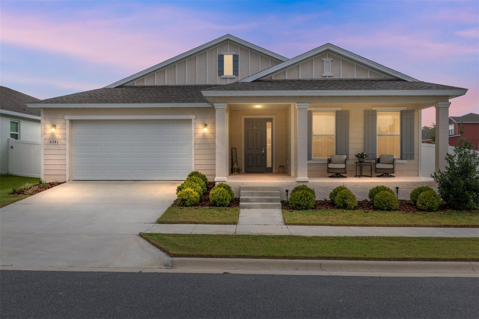 Listing photo id 0 for 6541 73rd Avenue