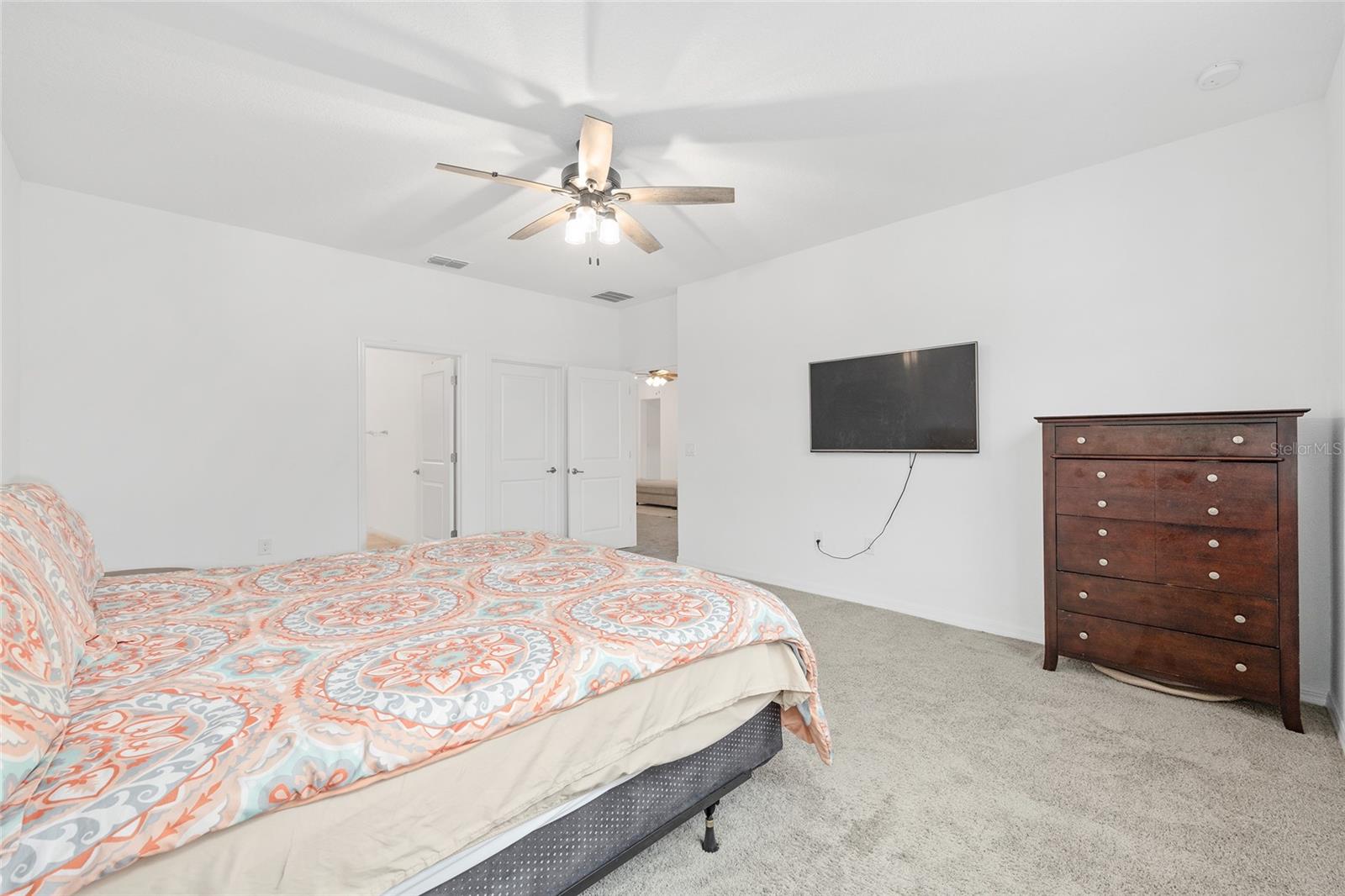 Listing photo id 29 for 6541 73rd Avenue