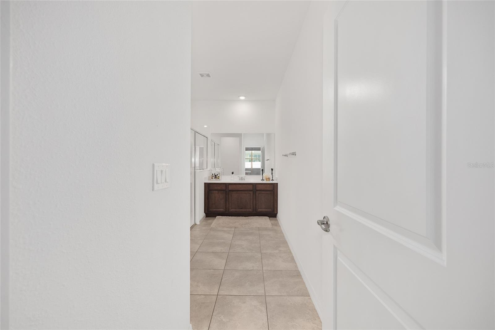 Listing photo id 31 for 6541 73rd Avenue