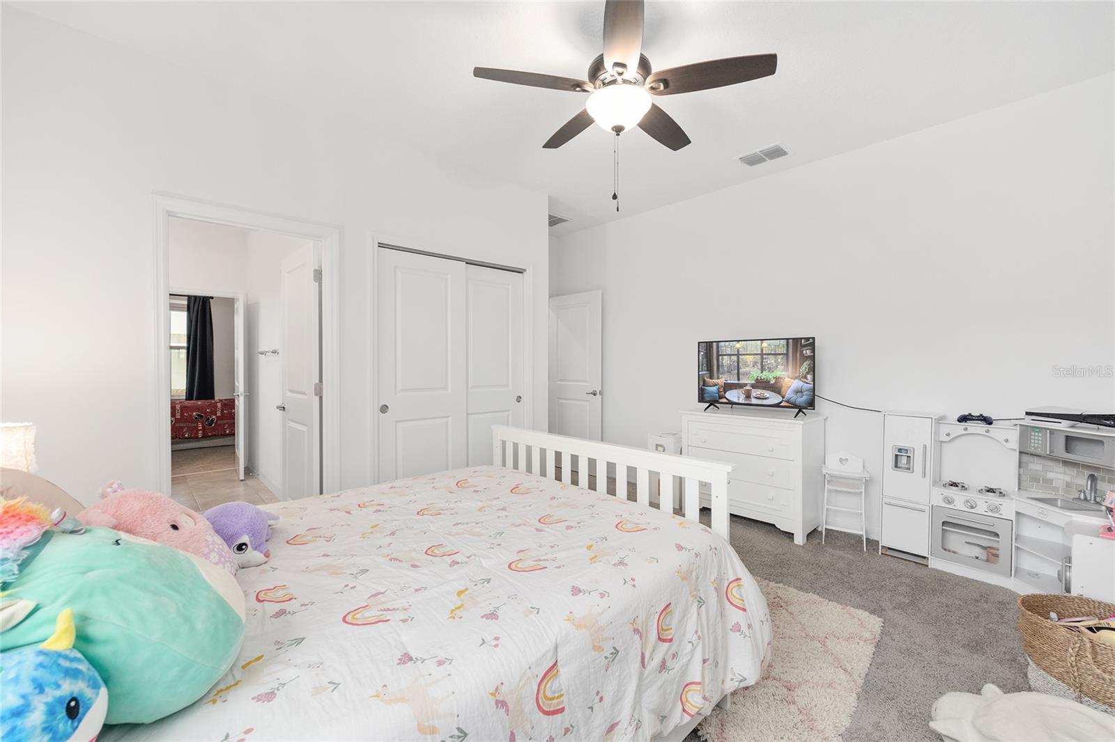 Listing photo id 34 for 6541 73rd Avenue