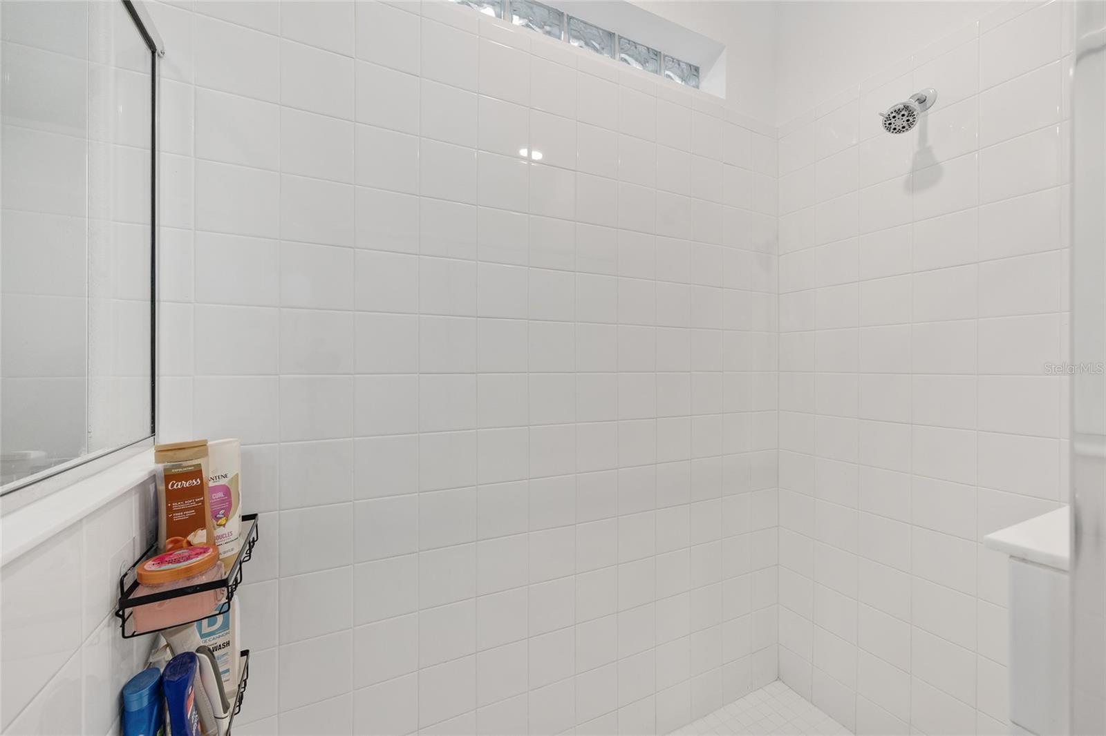 Listing photo id 36 for 6541 73rd Avenue