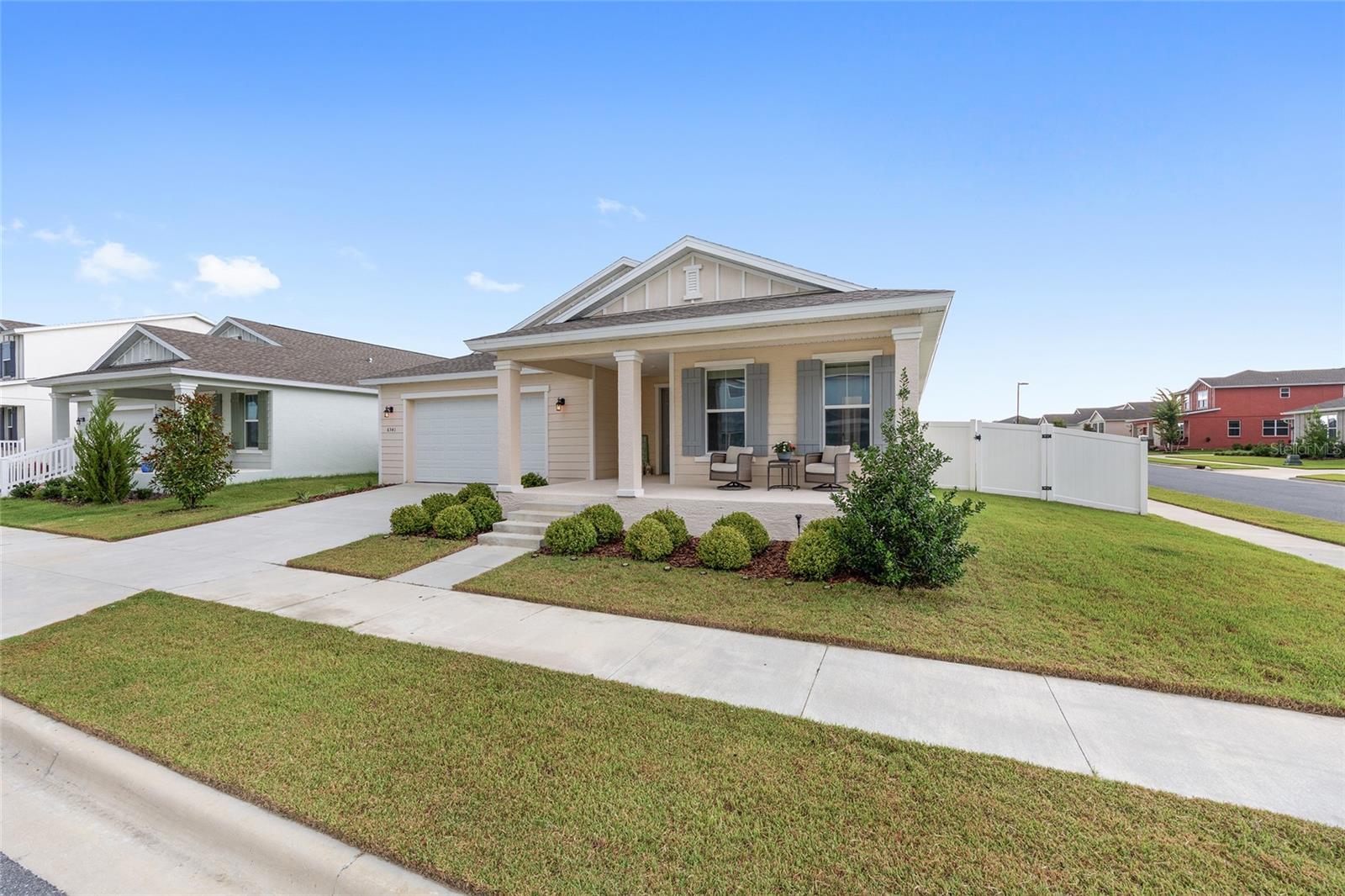Listing photo id 2 for 6541 73rd Avenue