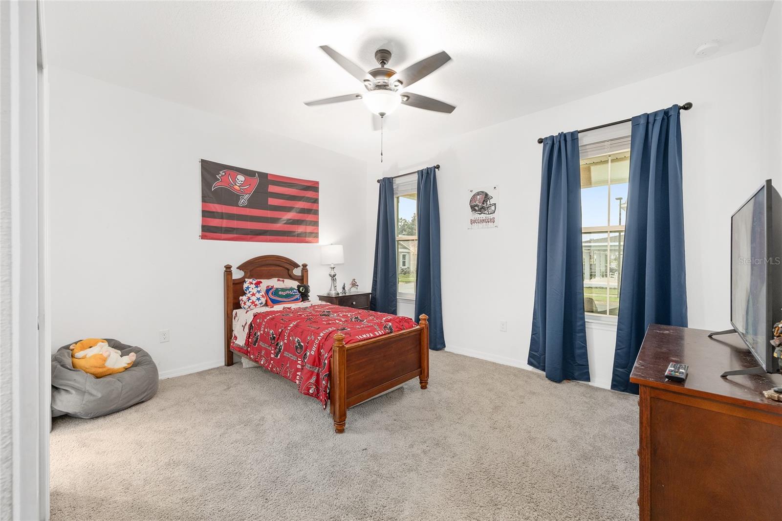 Listing photo id 38 for 6541 73rd Avenue
