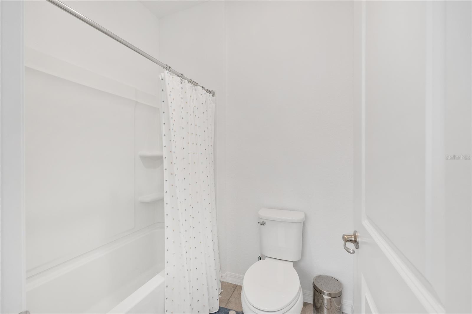 Listing photo id 41 for 6541 73rd Avenue