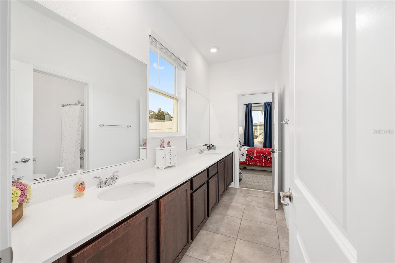 Listing photo id 42 for 6541 73rd Avenue
