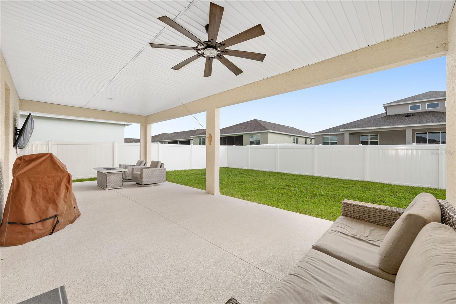 Listing photo id 45 for 6541 73rd Avenue