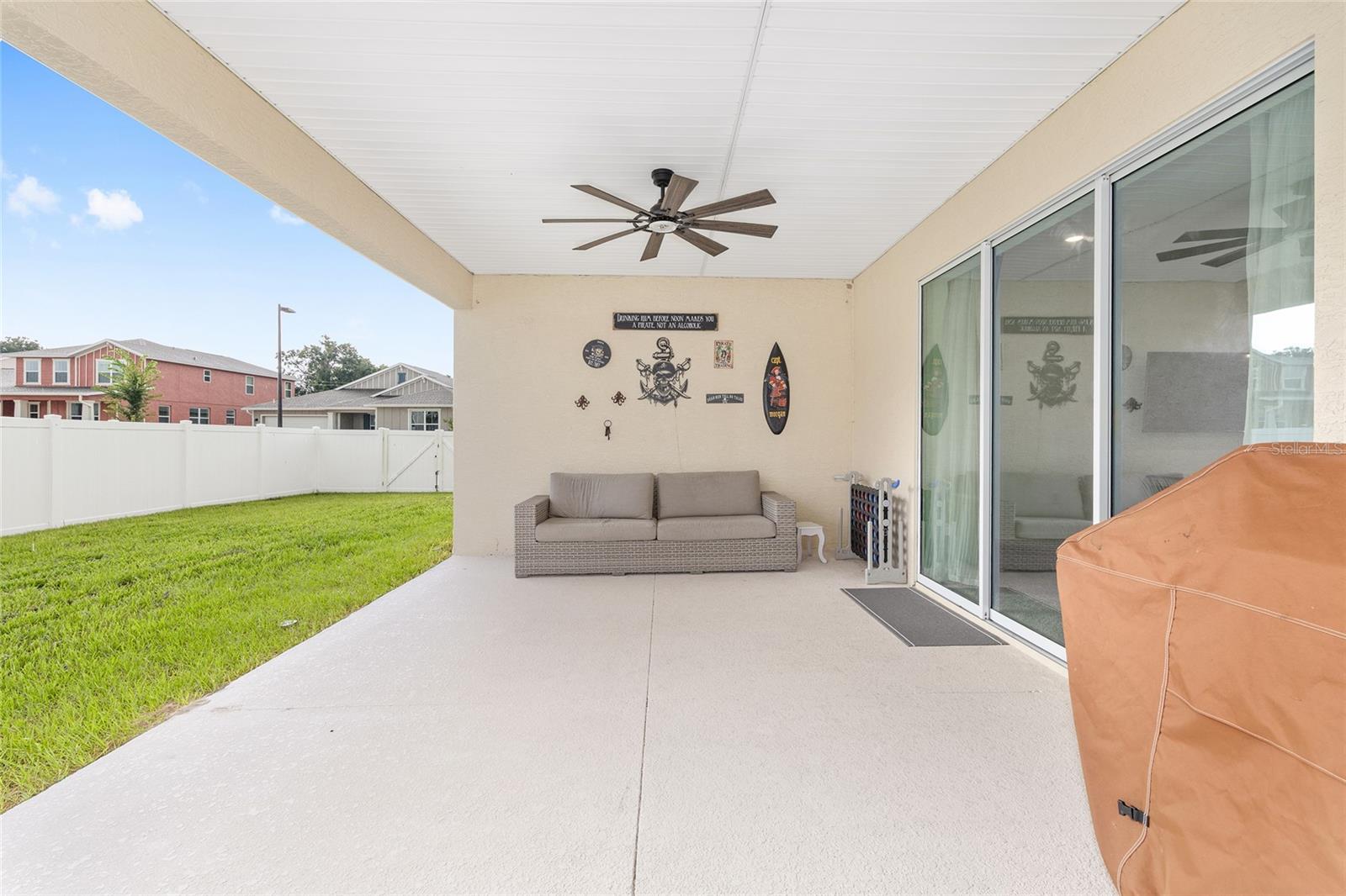 Listing photo id 46 for 6541 73rd Avenue