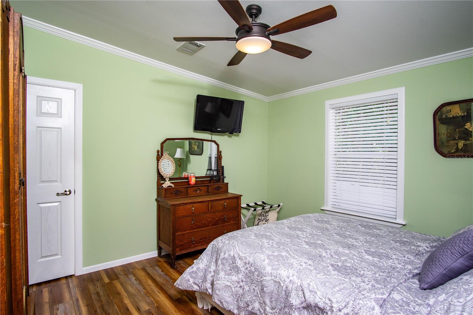 Image 40 of 59 For 10715 186th Avenue