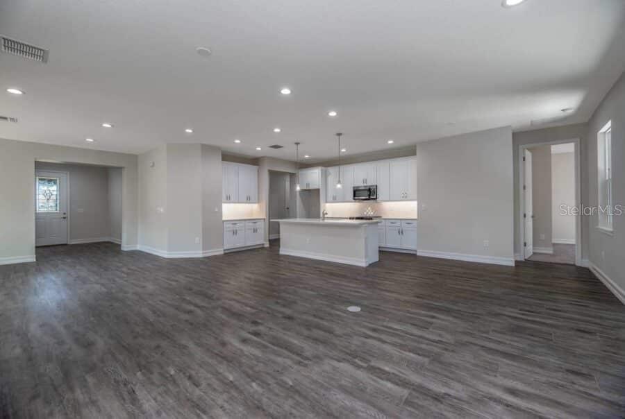 Image 13 of 19 For 10512 49th Avenue Road