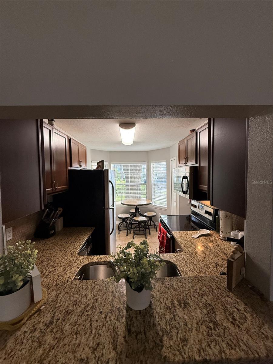 Image 10 of 33 For 11859 Mintwood Court