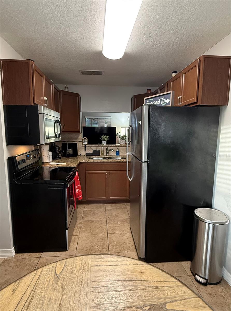 Image 12 of 33 For 11859 Mintwood Court