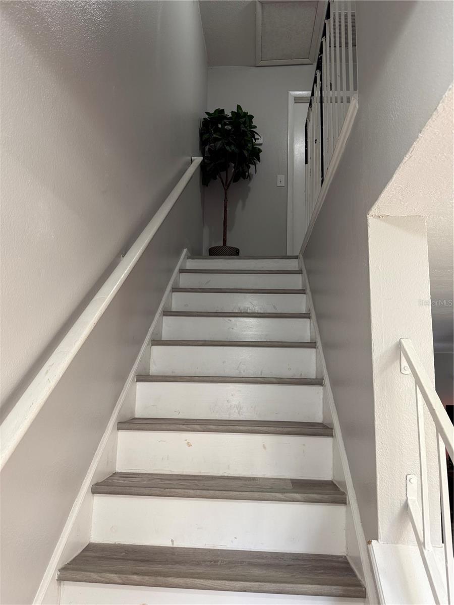 Image 17 of 33 For 11859 Mintwood Court