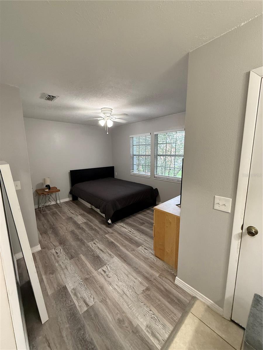 Image 21 of 33 For 11859 Mintwood Court
