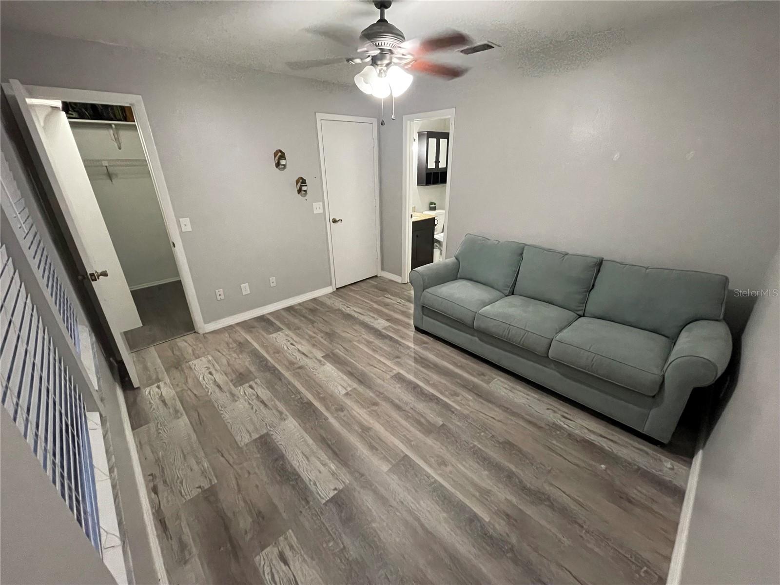 Image 24 of 33 For 11859 Mintwood Court