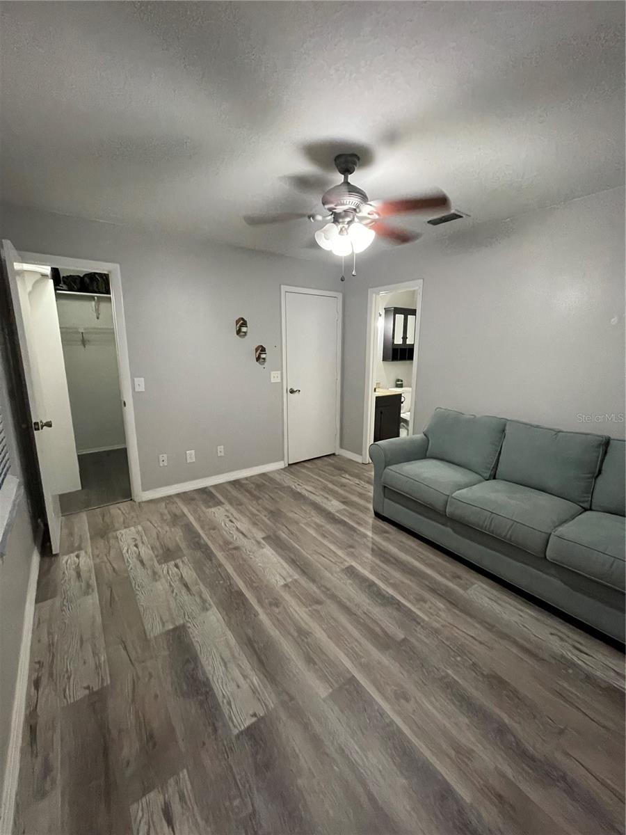 Image 25 of 33 For 11859 Mintwood Court