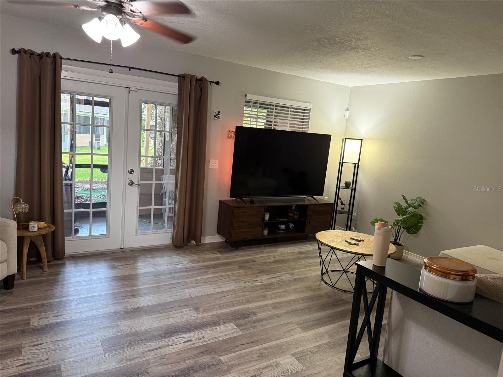 Image 4 of 33 For 11859 Mintwood Court
