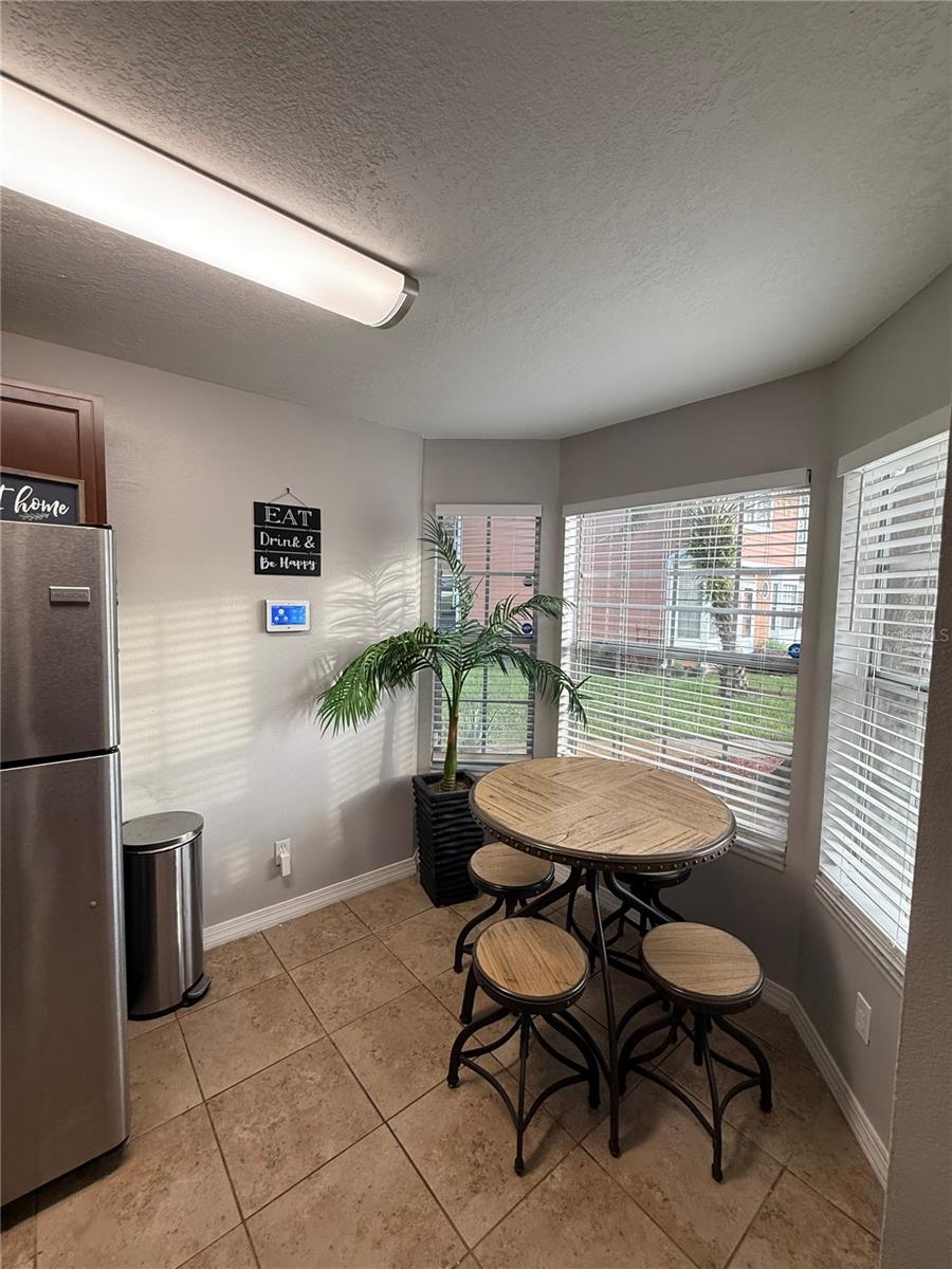Image 8 of 33 For 11859 Mintwood Court