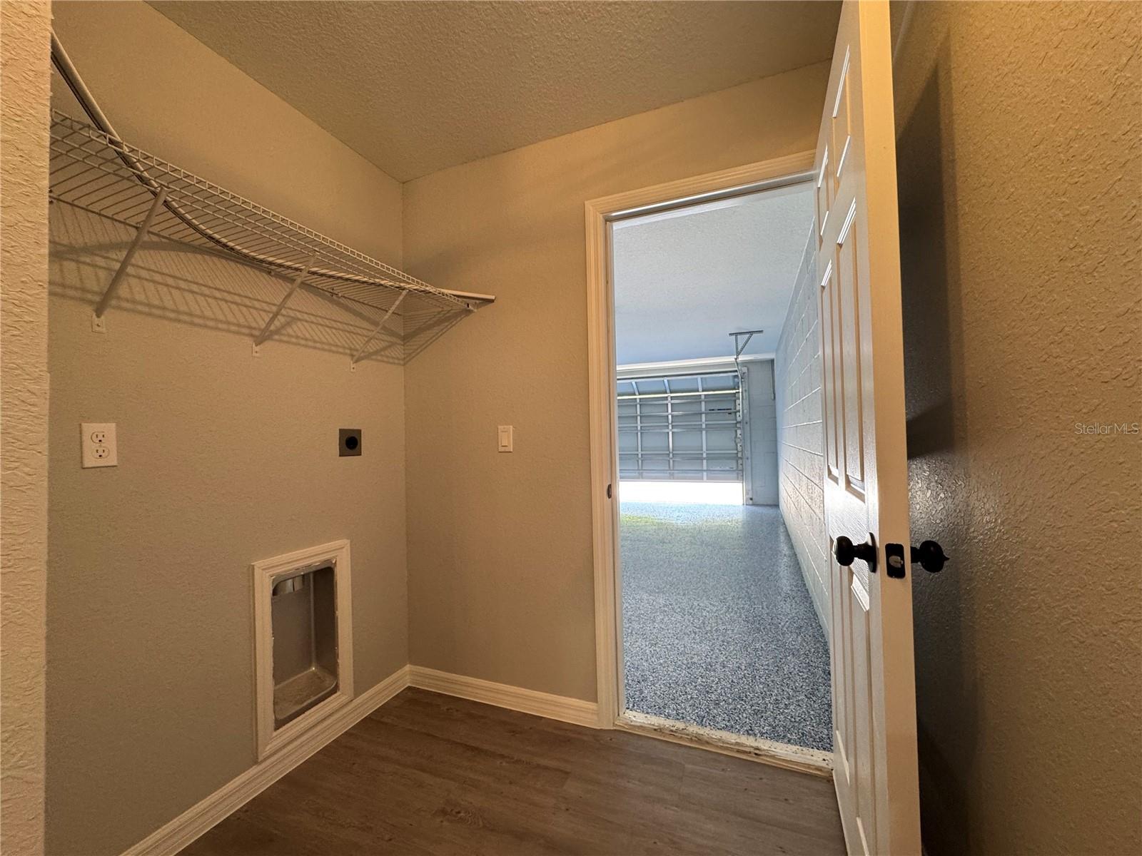 Listing photo id 11 for 22961 Marine Boulevard
