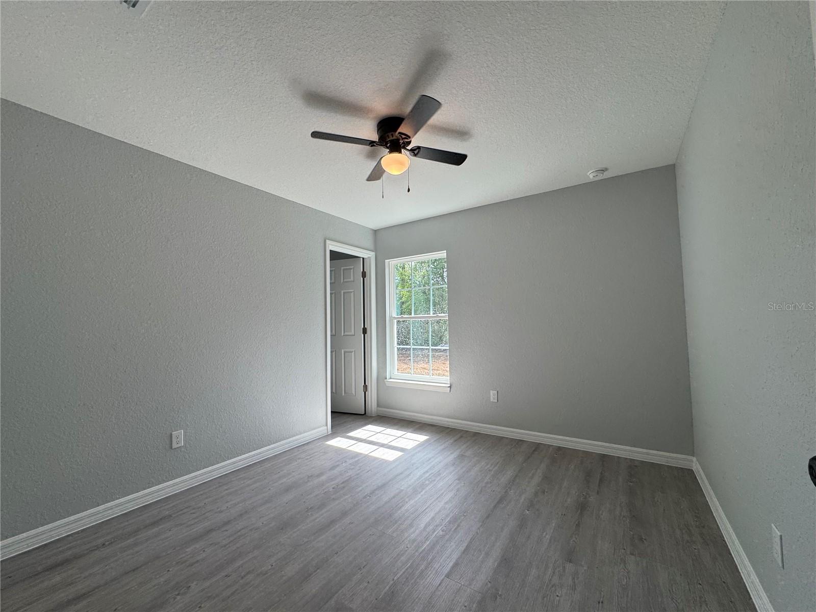 Listing photo id 14 for 22961 Marine Boulevard