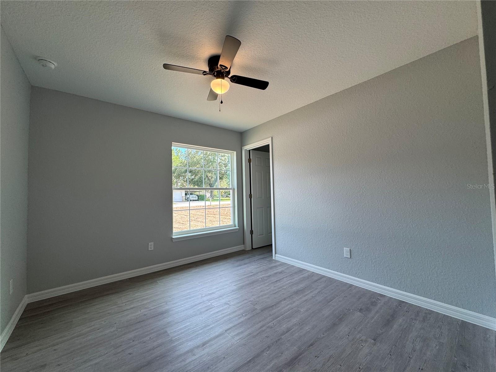 Listing photo id 17 for 22961 Marine Boulevard
